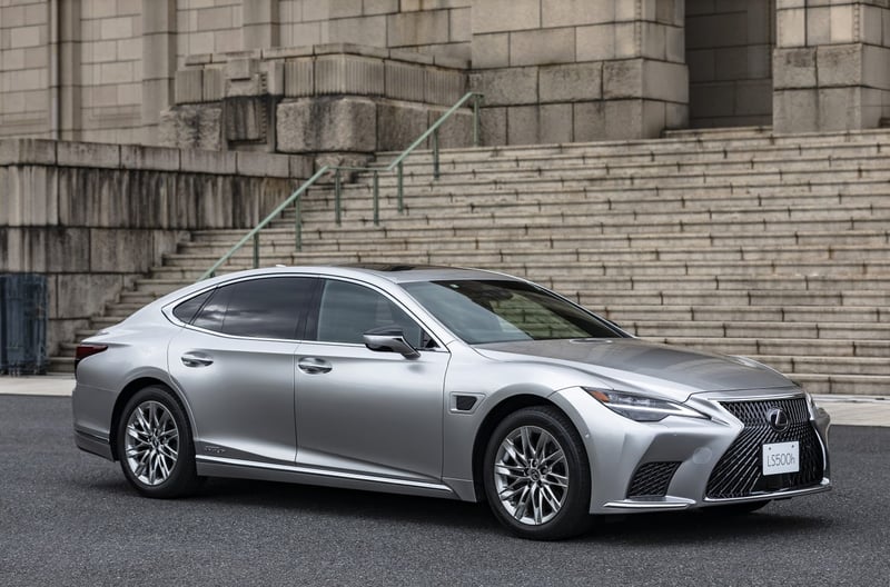 2022 Lexus LS 500h Debuts New Driver Assist Technology