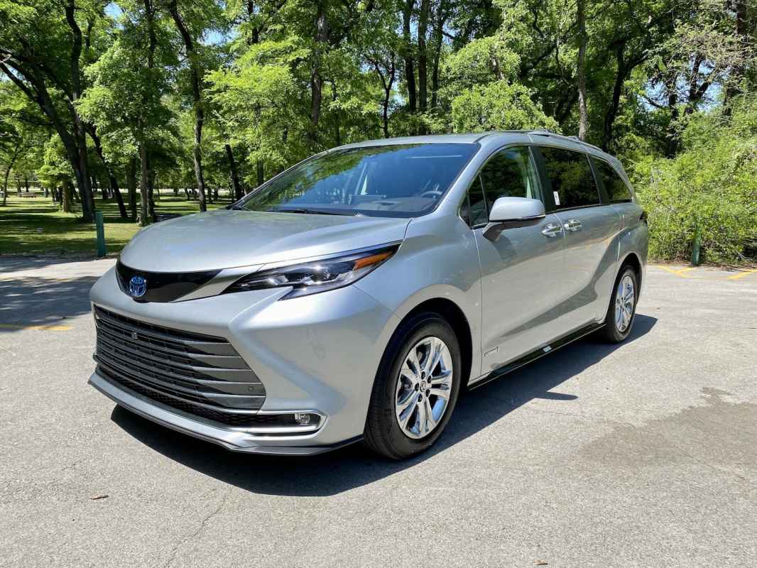 2021 Toyota Sienna Platinum AWD Review