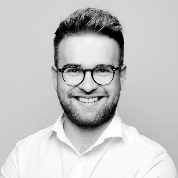 photo-• Patrik-Kolligs-•