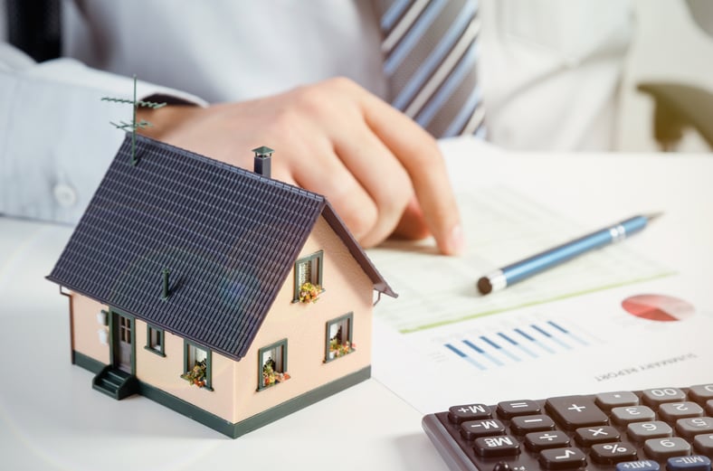 Evaluating Neighborhoods Before Buying a New Palm Island Rental Property