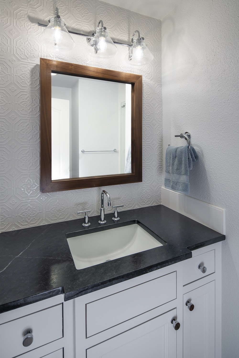 Bathroom vanity incorporating Alberene soapstone 