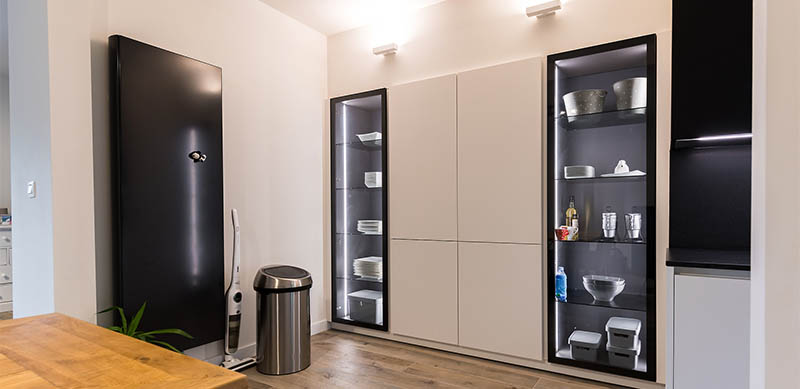 Moderne open mat witte keuken met eiland door Timothy JACOBS | Raison Home - 7