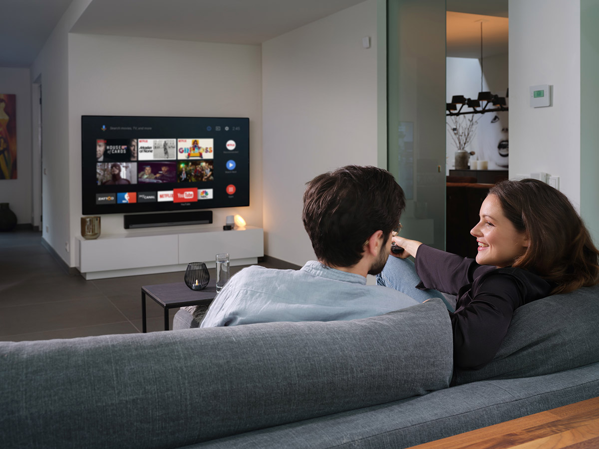 Lifestyle-living-room-remote-01